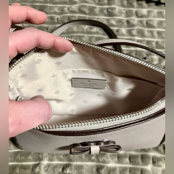 EUC Kate Spade Gray Pebbled Leather Crossbody Bag Purse - Picture 4 of 8